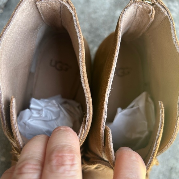 UGG Corin Chestnut leather suede ankle Boots with Fringe & back zip Sz-8. N - Picture 10 of 12